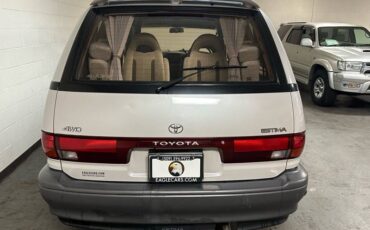 Toyota-estim-1993-4