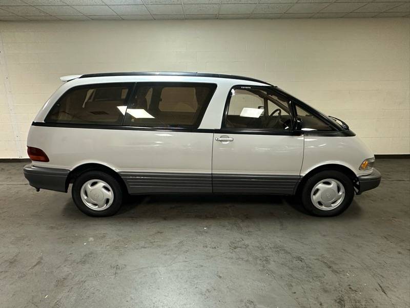 Toyota-estima-1993-12