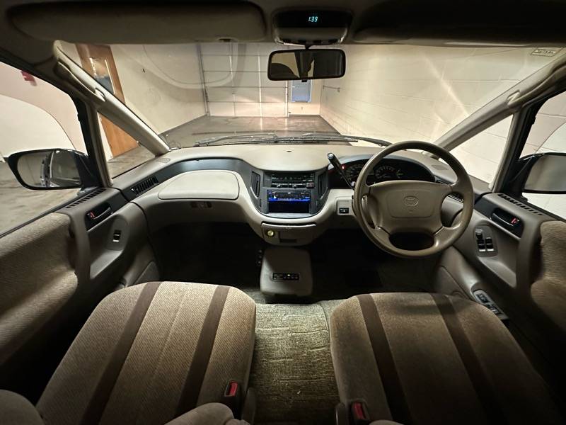 Toyota-estima-1993-23