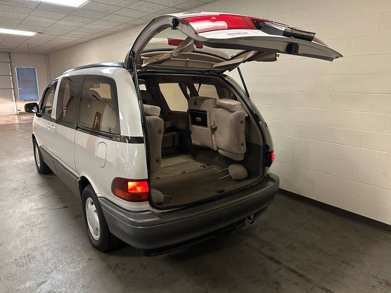 Toyota-estima-1993-25