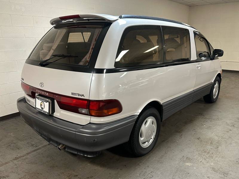 Toyota-estima-1993-35