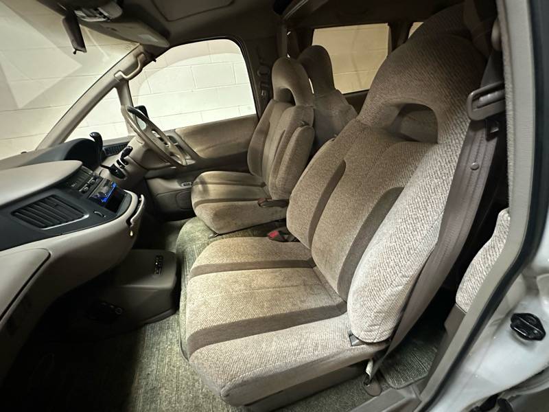 Toyota-estima-1993-43