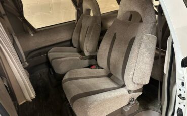 Toyota-estima-1993-47