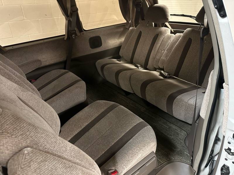 Toyota-estima-1993-9