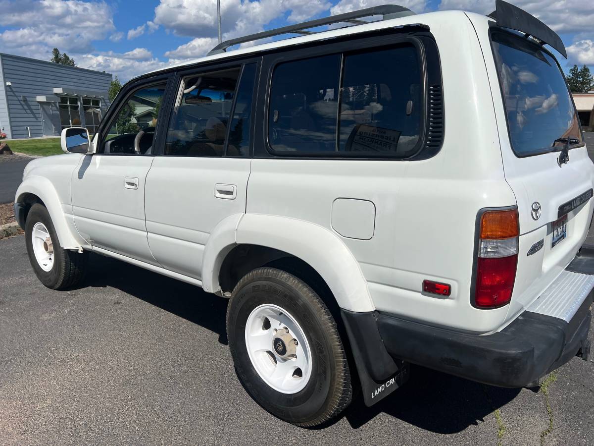 Toyota-land-cruiser-1996-white-2