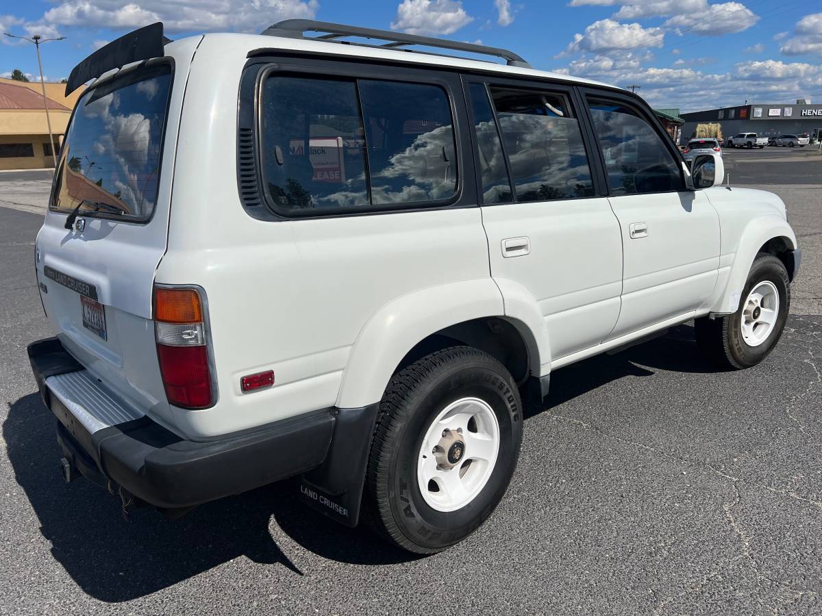 Toyota-land-cruiser-1996-white-4