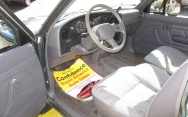 Toyota-pickup-deluxe-1992-green-15