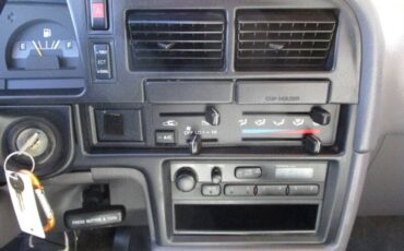 Toyota-pickup-deluxe-1992-green-19