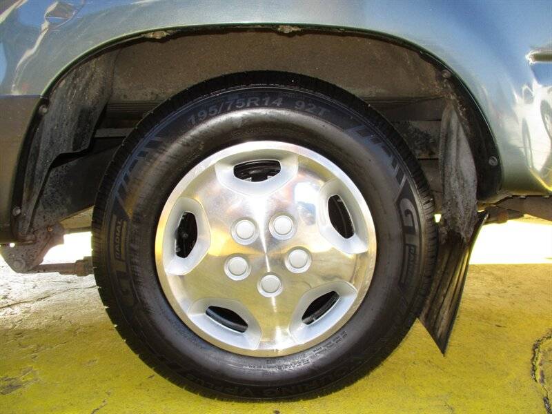 Toyota-pickup-deluxe-1992-green-23