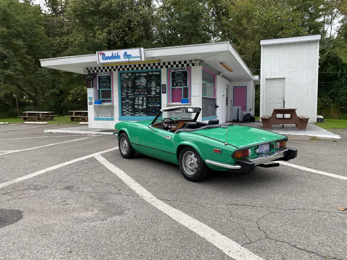 Triumph-Spitfire-1976-Java-Green-Black-1