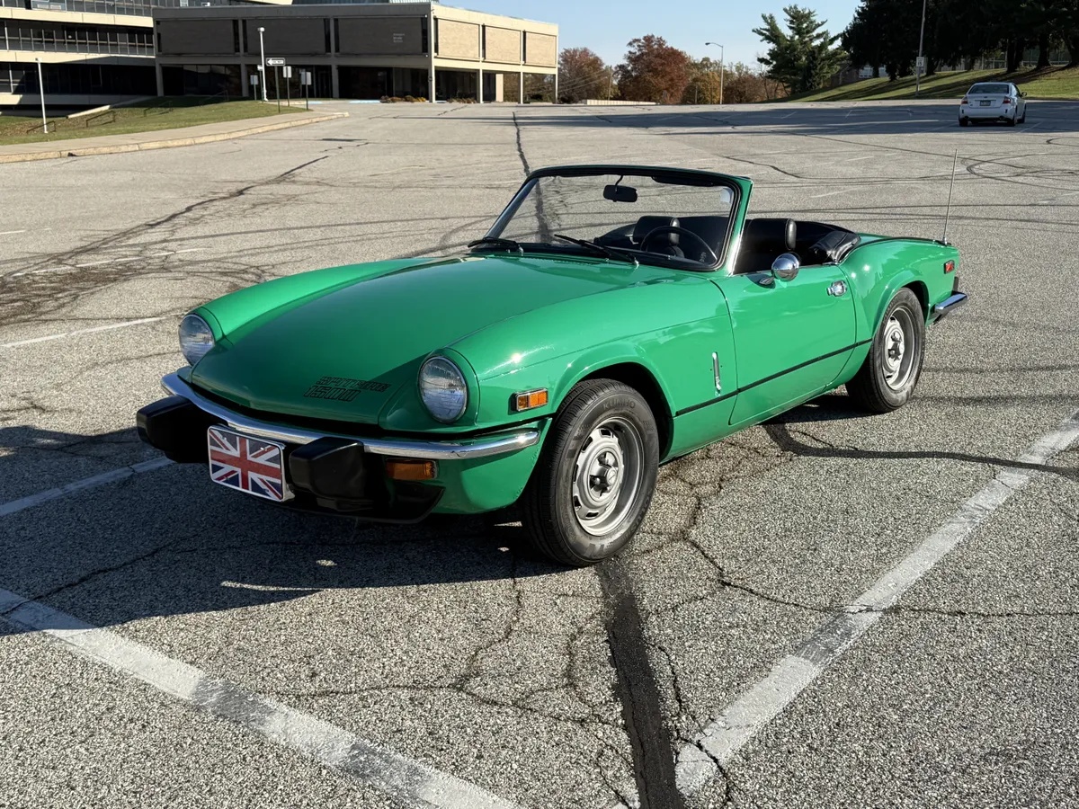 Triumph-Spitfire-1976-Java-Green-Black-2