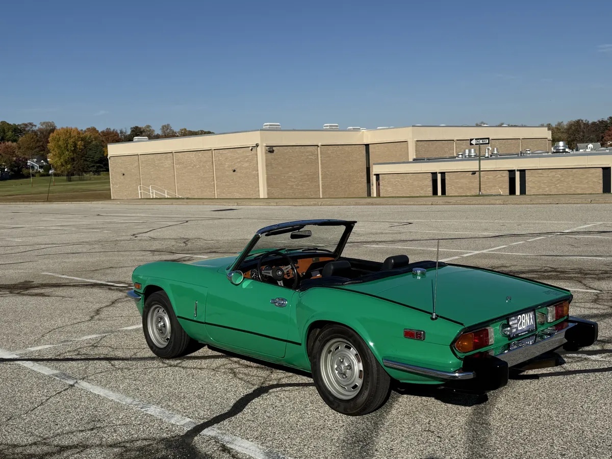 Triumph-Spitfire-1976-Java-Green-Black-4