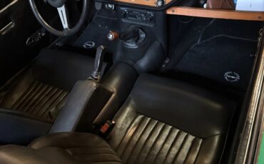 Triumph-Spitfire-1976-Java-Green-Black-5