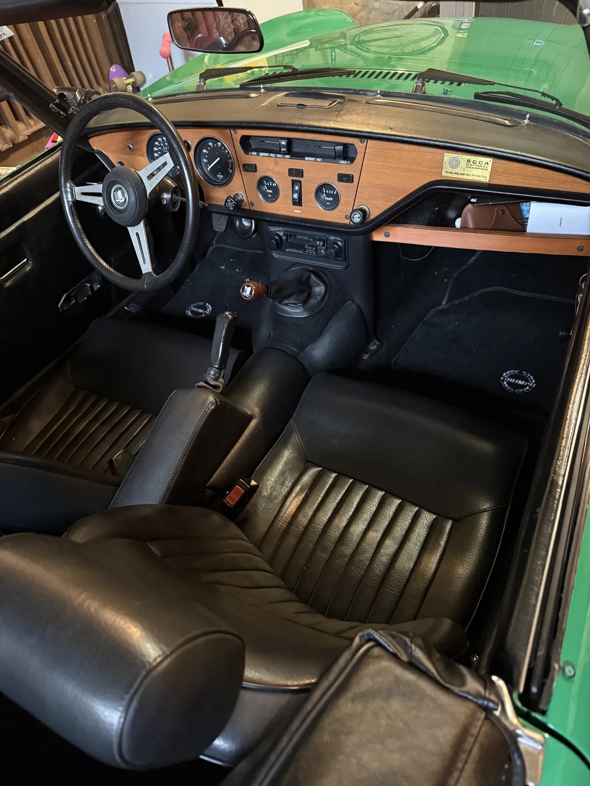 Triumph-Spitfire-1976-Java-Green-Black-5