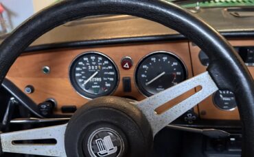 Triumph-Spitfire-1976-Java-Green-Black-6