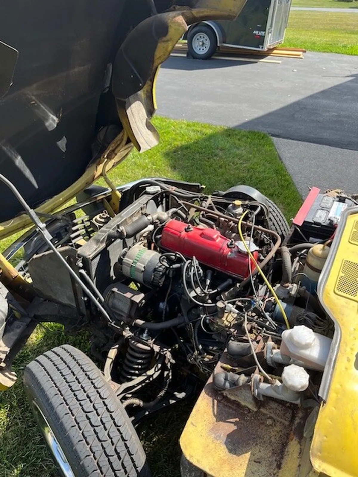 Triumph-Spitfire-1976-Yellow-Tan-12
