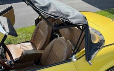 Triumph-Spitfire-1976-Yellow-Tan-6