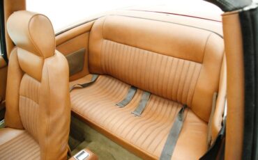 Triumph-Stag-1971-Red-Saddle-11