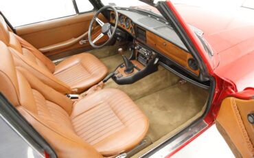 Triumph-Stag-1971-Red-Saddle-12