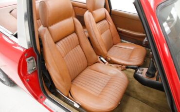 Triumph-Stag-1971-Red-Saddle-13