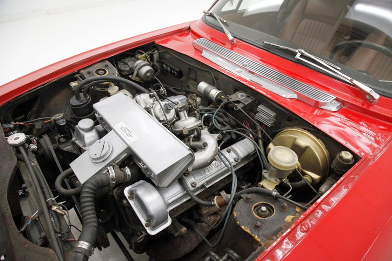 Triumph-Stag-1971-Red-Saddle-23