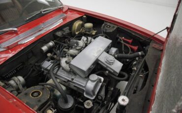 Triumph-Stag-1971-Red-Saddle-24