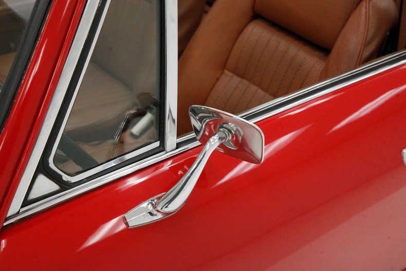 Triumph-Stag-1971-Red-Saddle-28