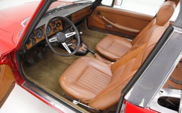 Triumph-Stag-1971-Red-Saddle-3
