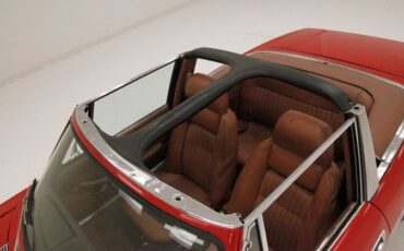 Triumph-Stag-1971-Red-Saddle-31