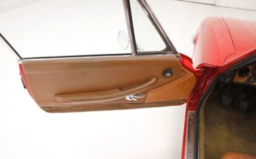 Triumph-Stag-1971-Red-Saddle-35