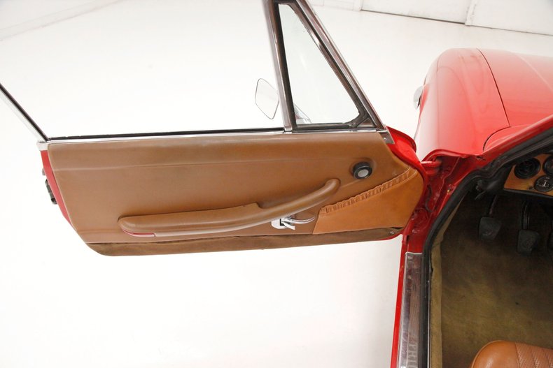 Triumph-Stag-1971-Red-Saddle-35