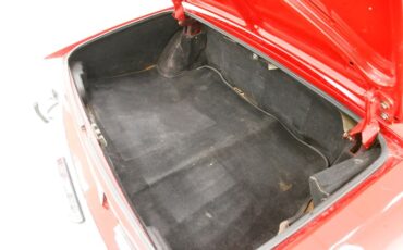 Triumph-Stag-1971-Red-Saddle-41