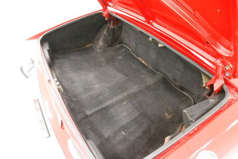 Triumph-Stag-1971-Red-Saddle-41