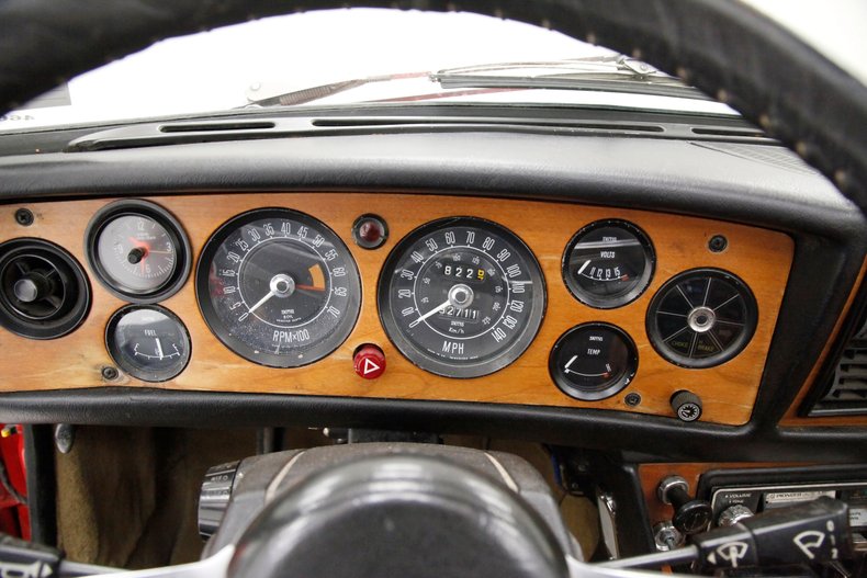 Triumph-Stag-1971-Red-Saddle-44