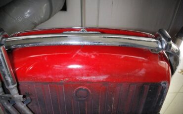 Triumph-Stag-1971-Red-Saddle-45