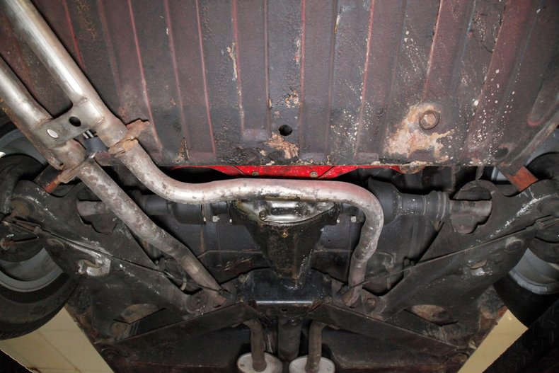 Triumph-Stag-1971-Red-Saddle-47