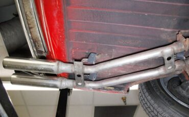 Triumph-Stag-1971-Red-Saddle-5