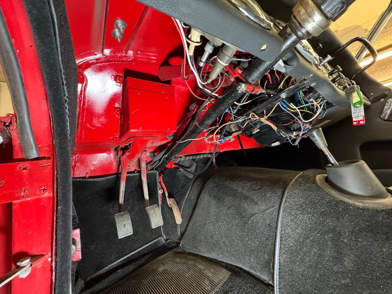 Triumph-Tr2-1955-Cherry-Red-Black-47