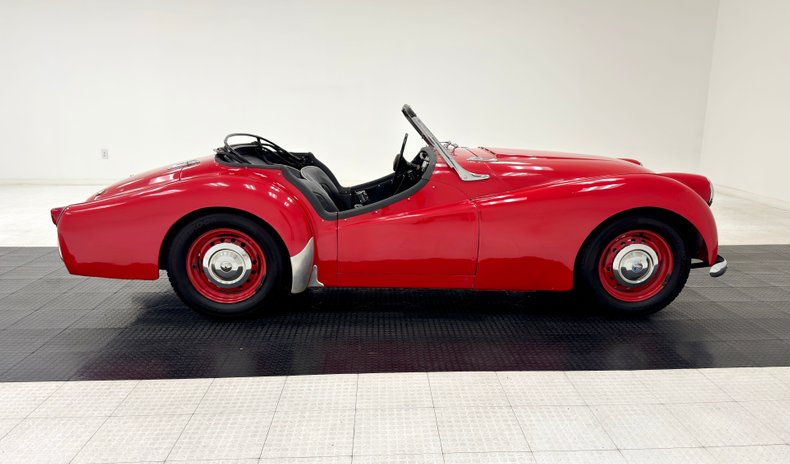 Triumph-Tr2-1955-Cherry-Red-Black-7