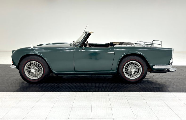 Triumph-Tr4-1964-British-Racing-Green-Black-1