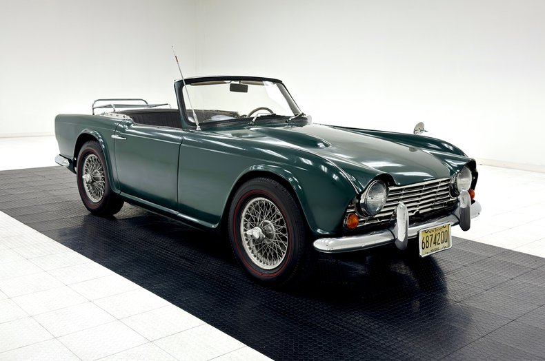 Triumph-Tr4-1964-British-Racing-Green-Black-10