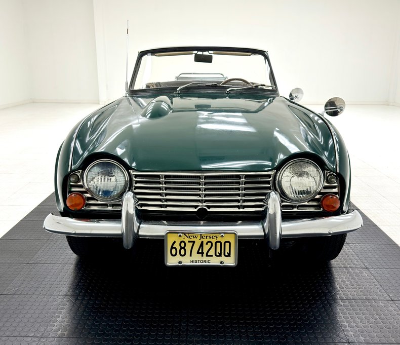 Triumph-Tr4-1964-British-Racing-Green-Black-11