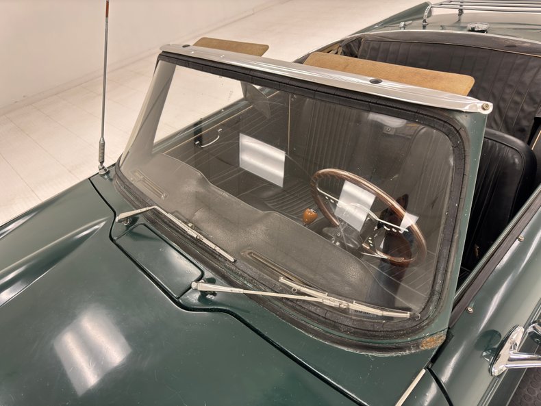 Triumph-Tr4-1964-British-Racing-Green-Black-15