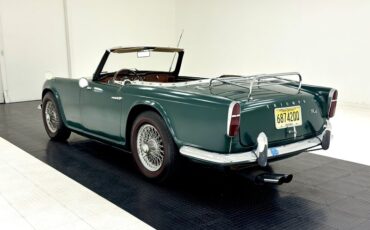 Triumph-Tr4-1964-British-Racing-Green-Black-2