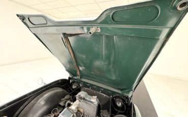 Triumph-Tr4-1964-British-Racing-Green-Black-29