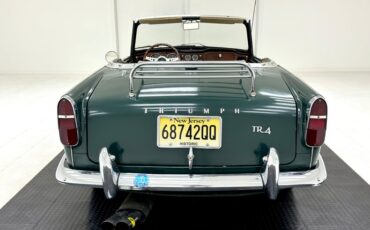 Triumph-Tr4-1964-British-Racing-Green-Black-3