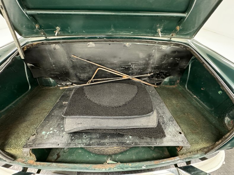 Triumph-Tr4-1964-British-Racing-Green-Black-32