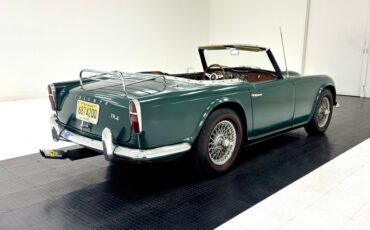 Triumph-Tr4-1964-British-Racing-Green-Black-4