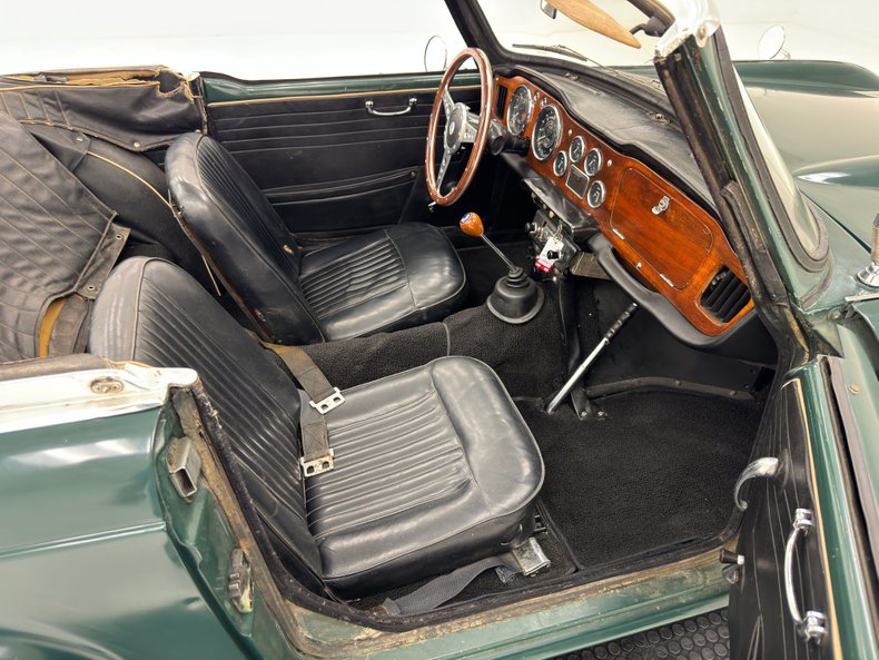Triumph-Tr4-1964-British-Racing-Green-Black-40