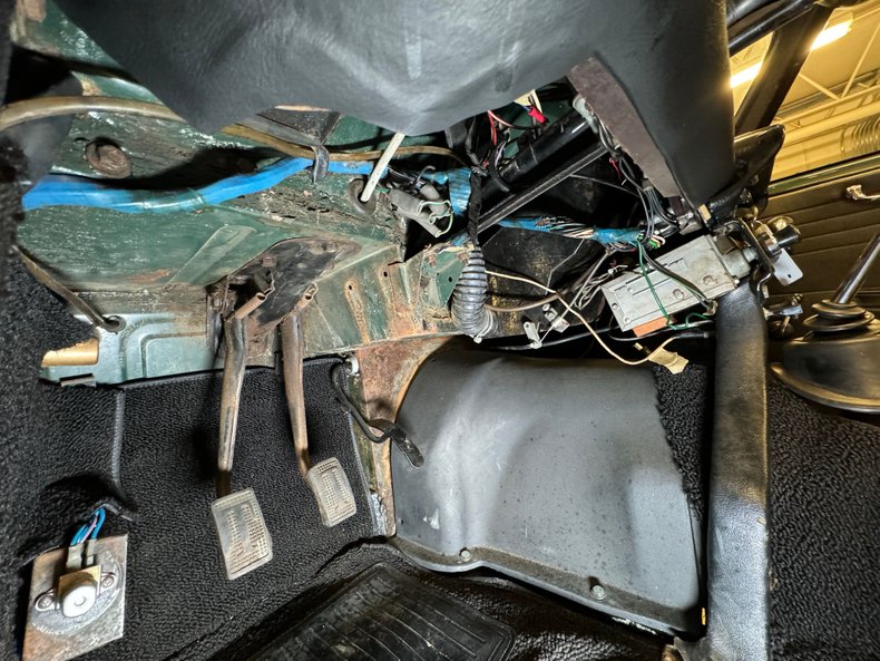 Triumph-Tr4-1964-British-Racing-Green-Black-48